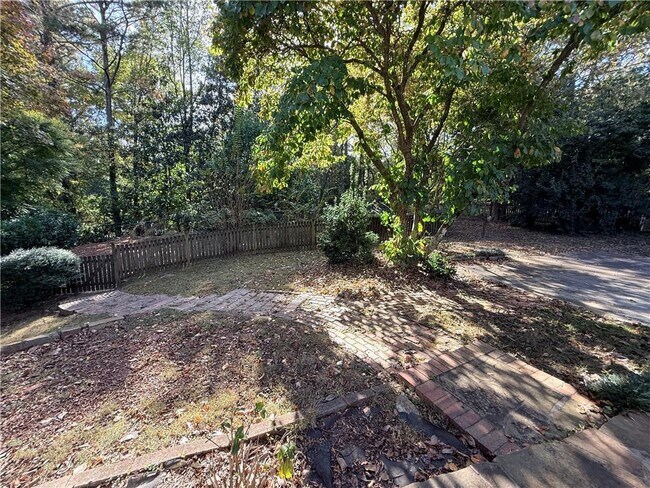 Building Photo - 1351 Old Johnson Ferry Rd NE