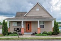 Building Photo - Knoxville 37917 - 3 bedroom, 2.5 bath, completely renovated home with extra storage. - Call Tom P...