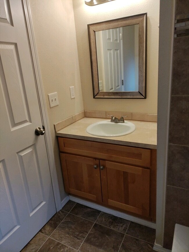 Building Photo - 1221 W Franklin St