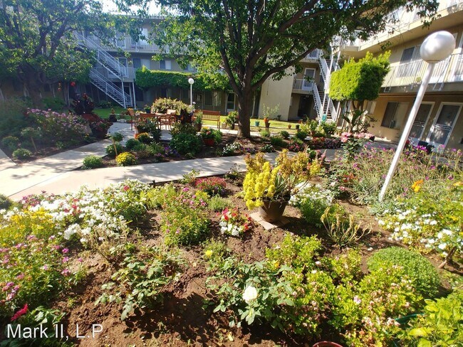 Building Photo - 222 G St