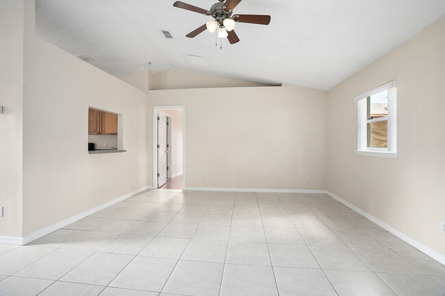 Building Photo - 3/2 in Orange City, 2 car garage, $1695/mo...