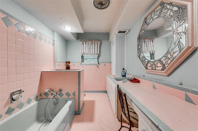 Building Photo - 821 N Hampton Rd