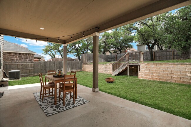 Building Photo - Make Boerne your home!