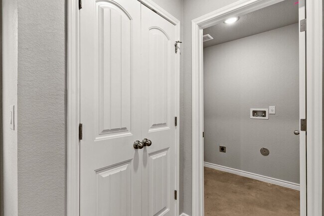 Building Photo - 304 Blair St