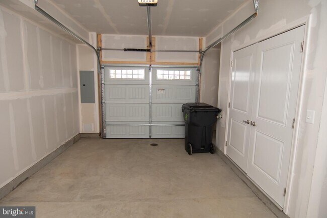 Building Photo - 9376 Tanfield Dr