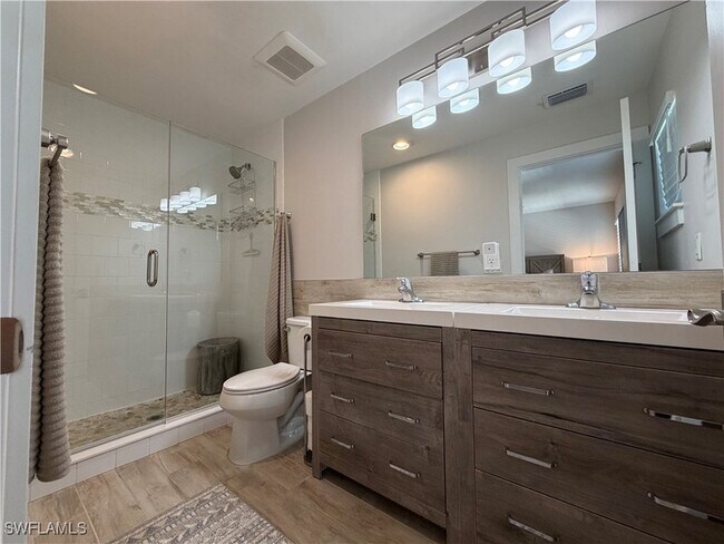 Building Photo - 1727 Danford St