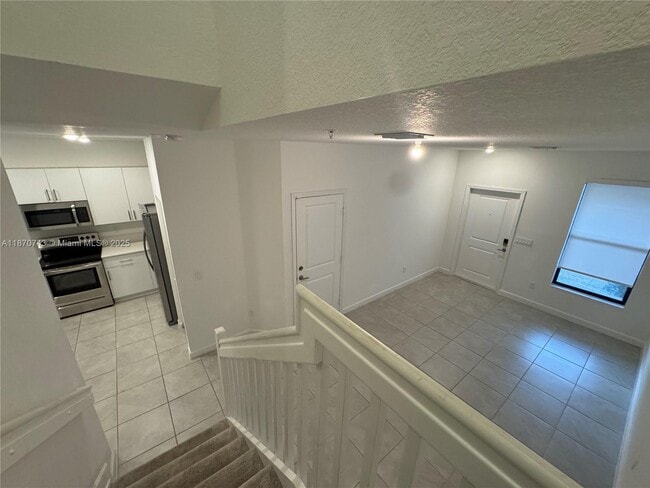 Building Photo - 267 SW 159th Dr
