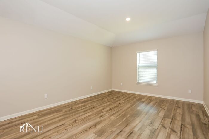 Building Photo - 1927 Hialeah Dr