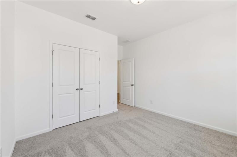 Building Photo - 64 Silverleaf Trl