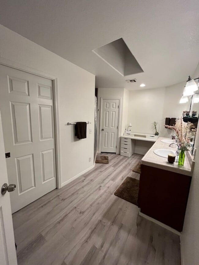 Building Photo - High in La Quinta Cove