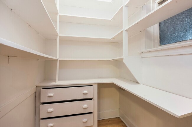 Walk-in Pantry - 2419 W Wilson Ave