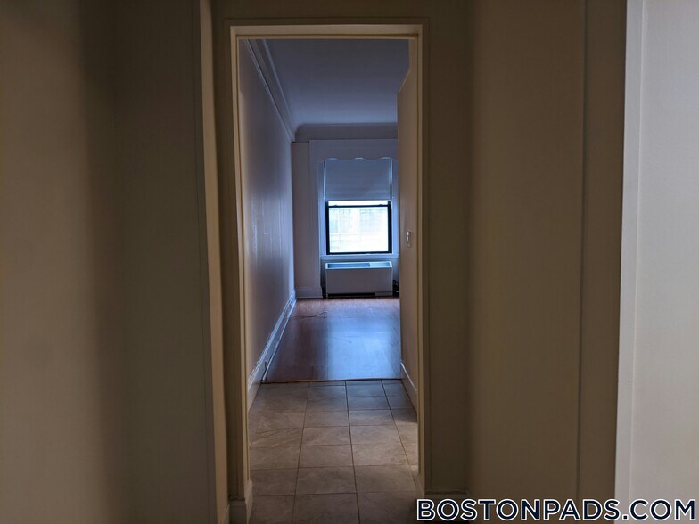 Building Photo - 62 Boylston St