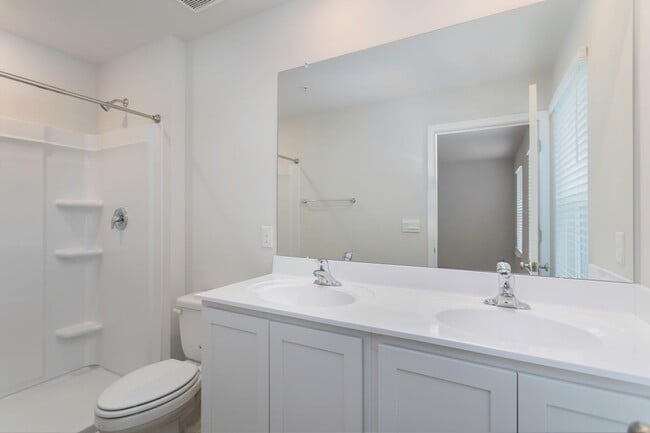 Building Photo - 128 JULIE Ln