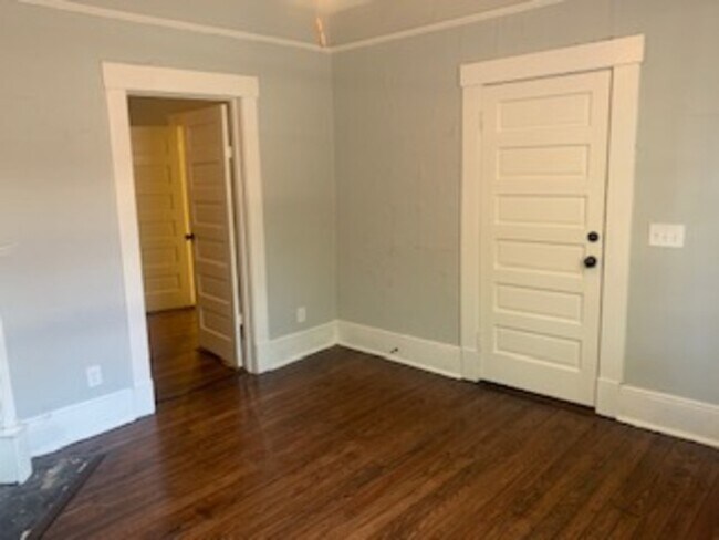 Building Photo - 414 Seiler Ave