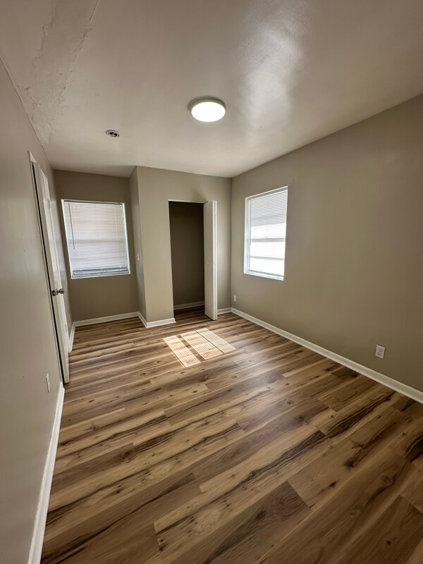 Building Photo - 160 E 27th St