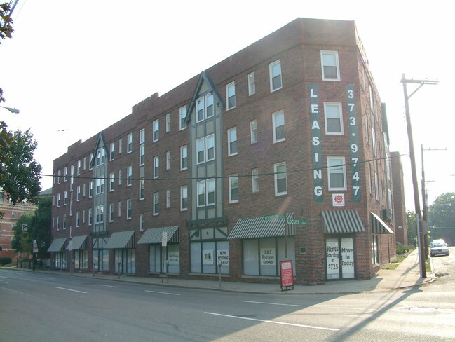 Building Photo - Woodburn Courtyard Apartments