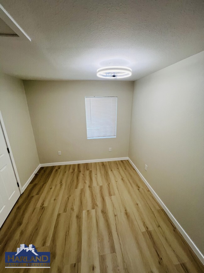 Building Photo - 3845-3851 Menlo Avenue - 3851-