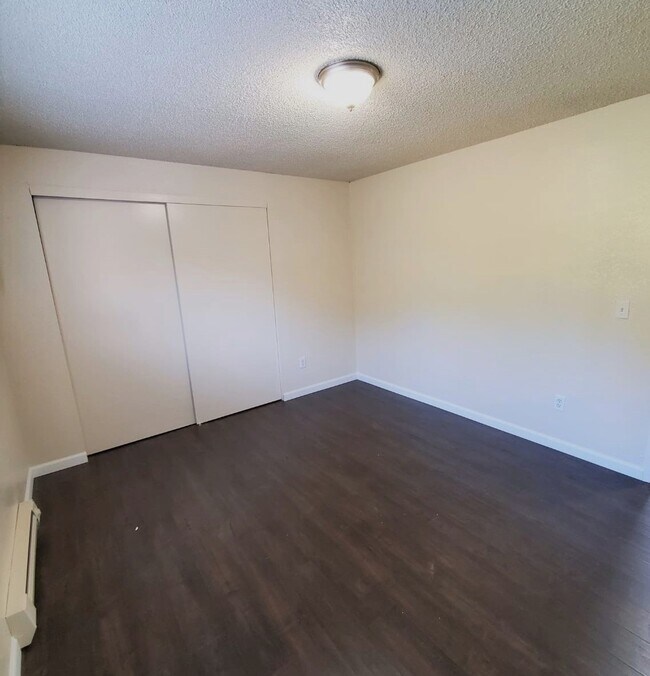 Building Photo - Kennewick 4-Plex