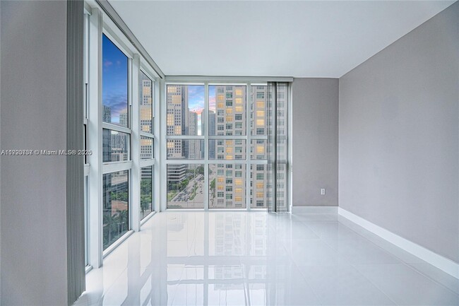 Building Photo - 951 Brickell Ave