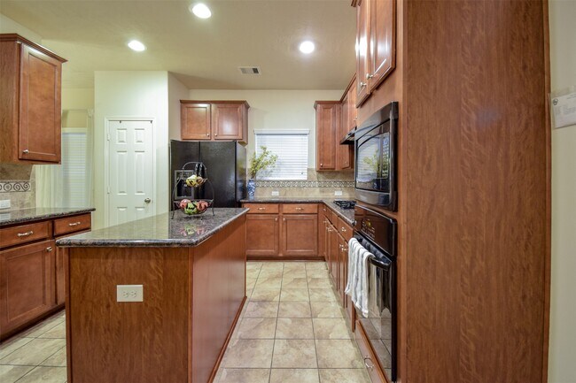 Building Photo - 14410 Heath Falls Ln