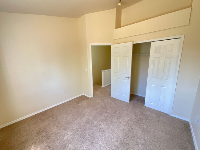 Building Photo - 3 Bedroom Home Available Near Milton E Pro...