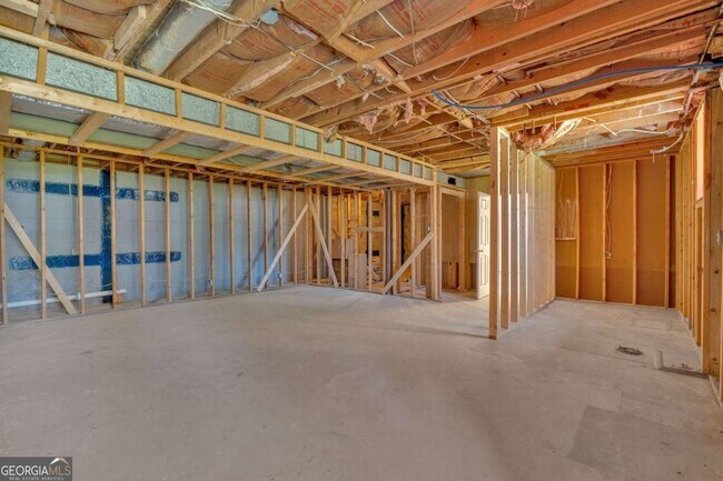 Building Photo - 3819 Dora Dr SE