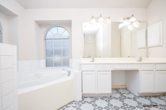 Building Photo - 5214 Mountain Forest Dr