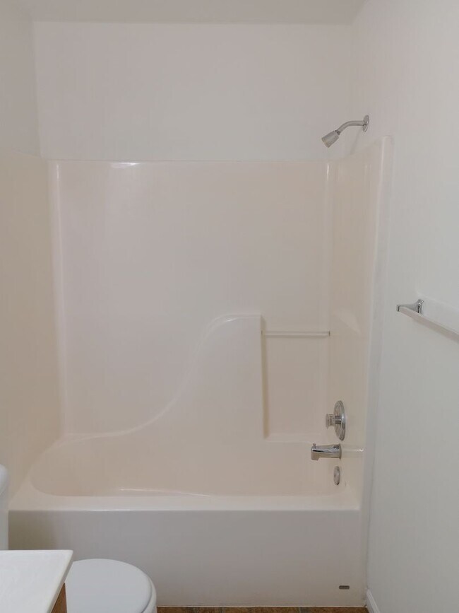 Building Photo - 1720-1722-1722 Juniper Dr