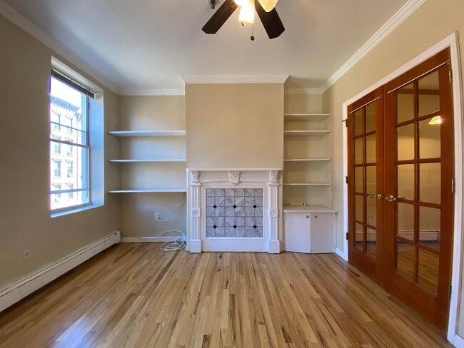 Building Photo - 218 Willow Ave