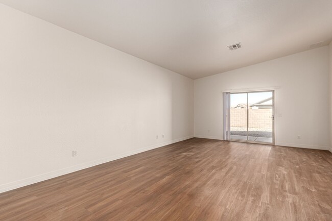 Building Photo - Spacious home in Maricopa!!