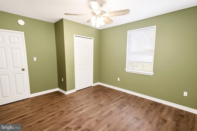 Building Photo - 1049 Paleface Ct