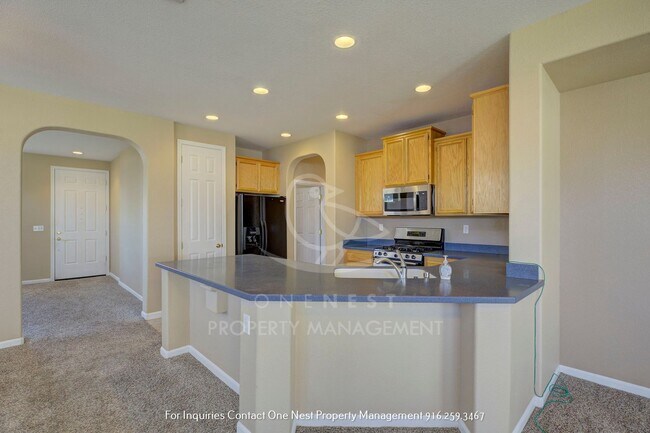 Building Photo - Beautiful 4 BD 2 BA Lincoln Home