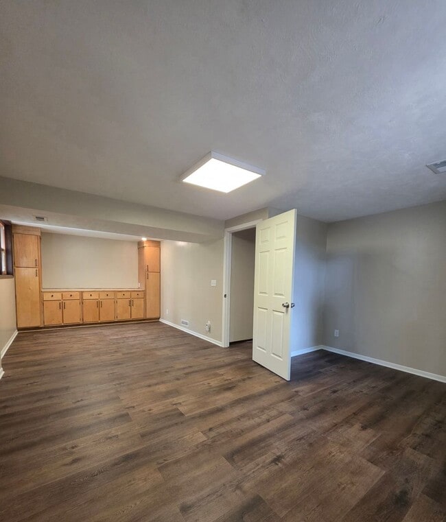 Building Photo - Spacious Three Bedroom in Millard!