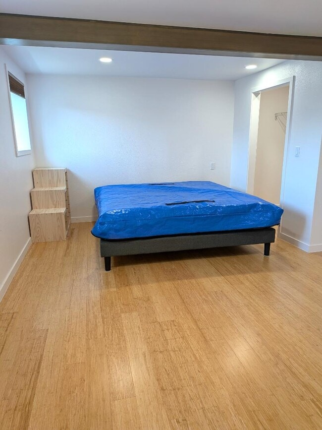 Building Photo - 1221 Toledo St