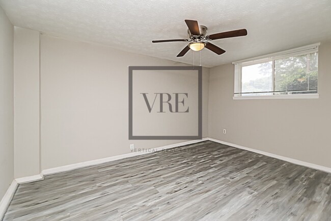Building Photo - 1490 Sunset Way