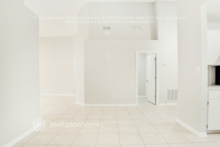 Building Photo - 1313 Sierra Cir