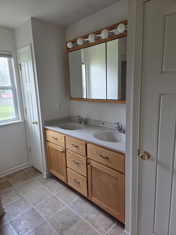 Building Photo - 755 N Washington St