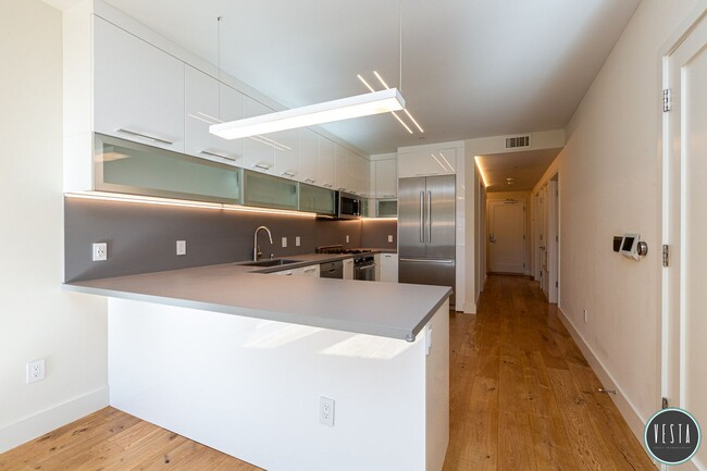 Building Photo - MODERN LUXURY LIVING IN WESTWOOD PARK 2BD/...