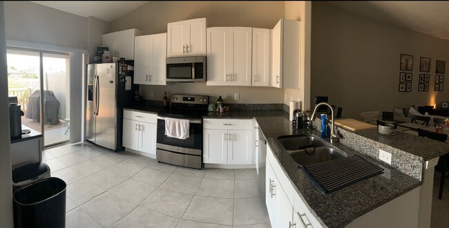 Building Photo - 13335 Crest Lake Dr