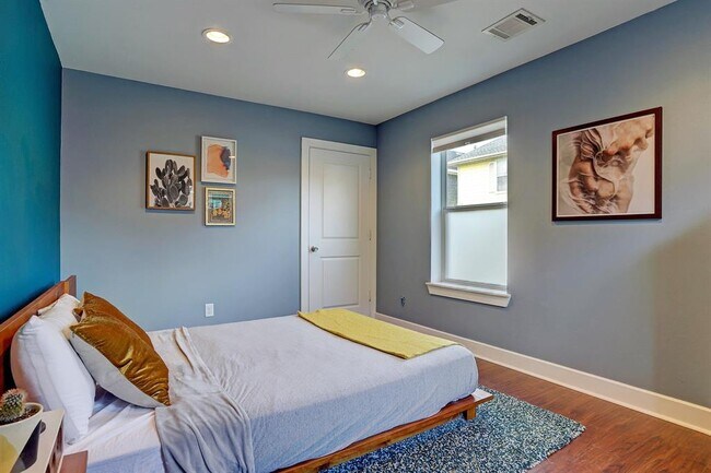 Building Photo - 1308 Ruthven St