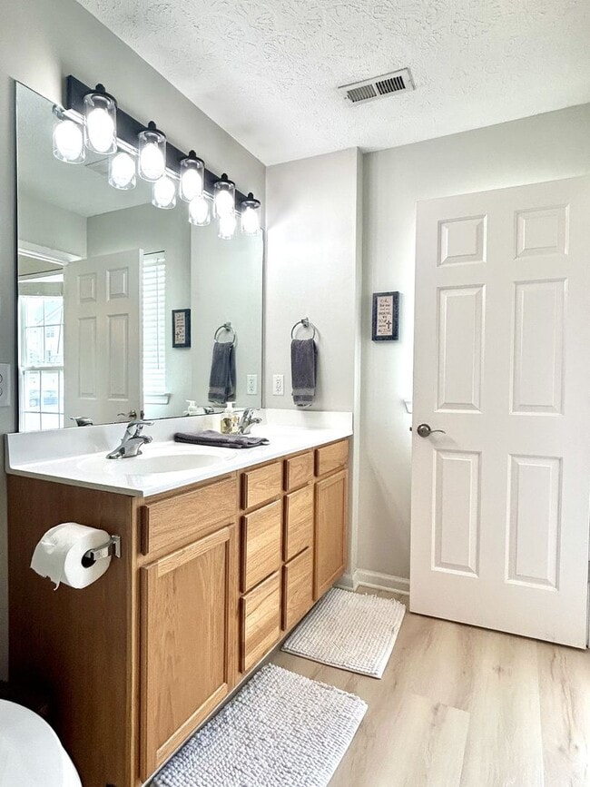 Building Photo - **UPDATED END-UNIT LENOX VILLAGE TOWNHOME ...