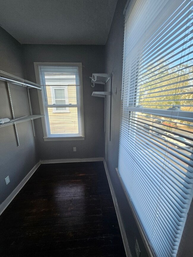 Building Photo - Historic Charm combined with Modern convenience 3 bedroom 2.5 bath spacious home