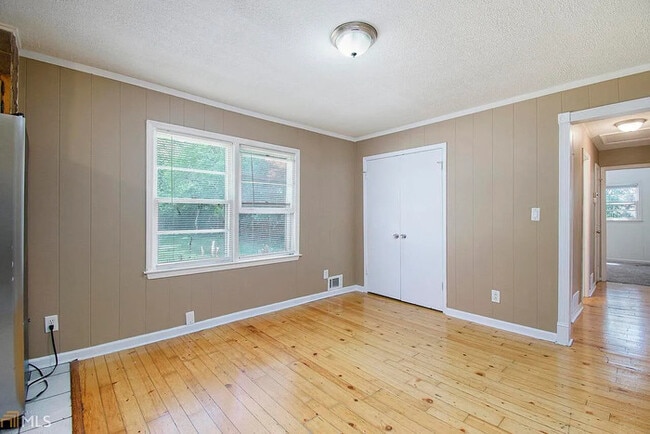 Building Photo - Welcome Home!