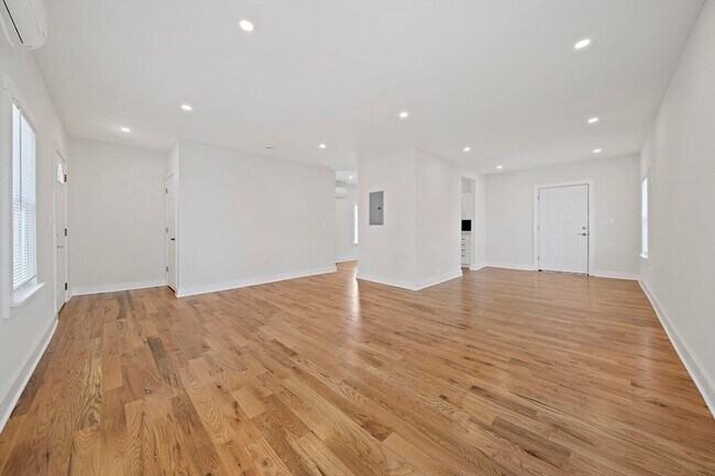 Building Photo - 57 Orchardfield St