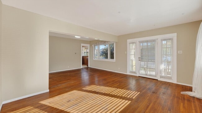 Building Photo - Wonderful Two Bedroom Home for Rent Long Beach