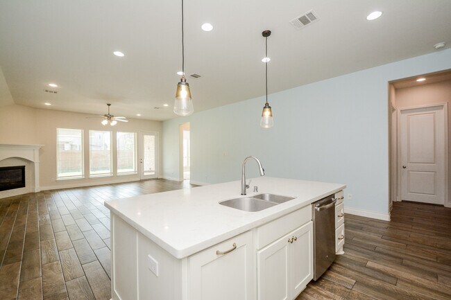 Building Photo - 28127 Knight Peak Dr