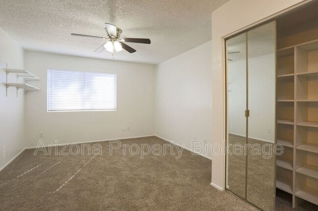Building Photo - 850 S River Dr