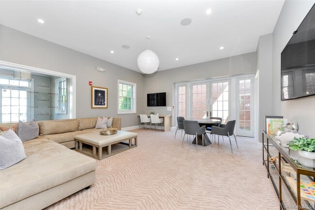 Building Photo - 601 Grist Mill Cir