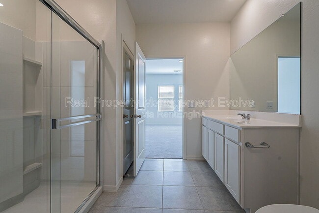 Building Photo - 19410 W Hazelwood St