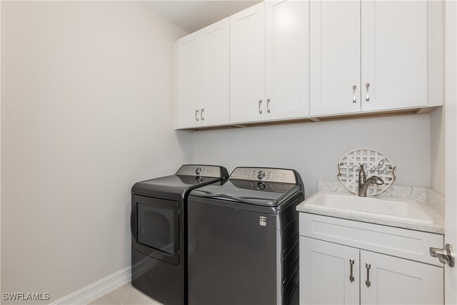 Building Photo - 267 Tamarindo Ln